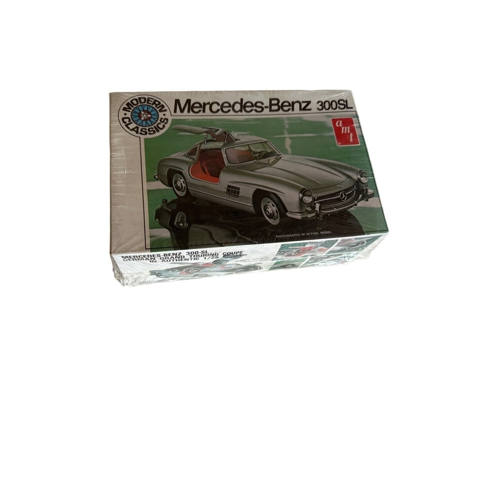 Mercedes-Benz 300SL German Grand Touring Coupe Model Kit 1/25 Scale AMT‎